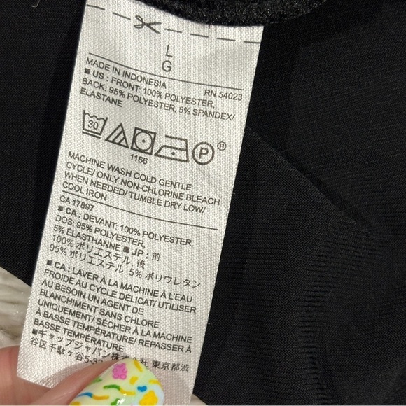 BANANA Republic Sleeveless Silky Front Black Womans Blouse Size Large - Picture 2 of 9